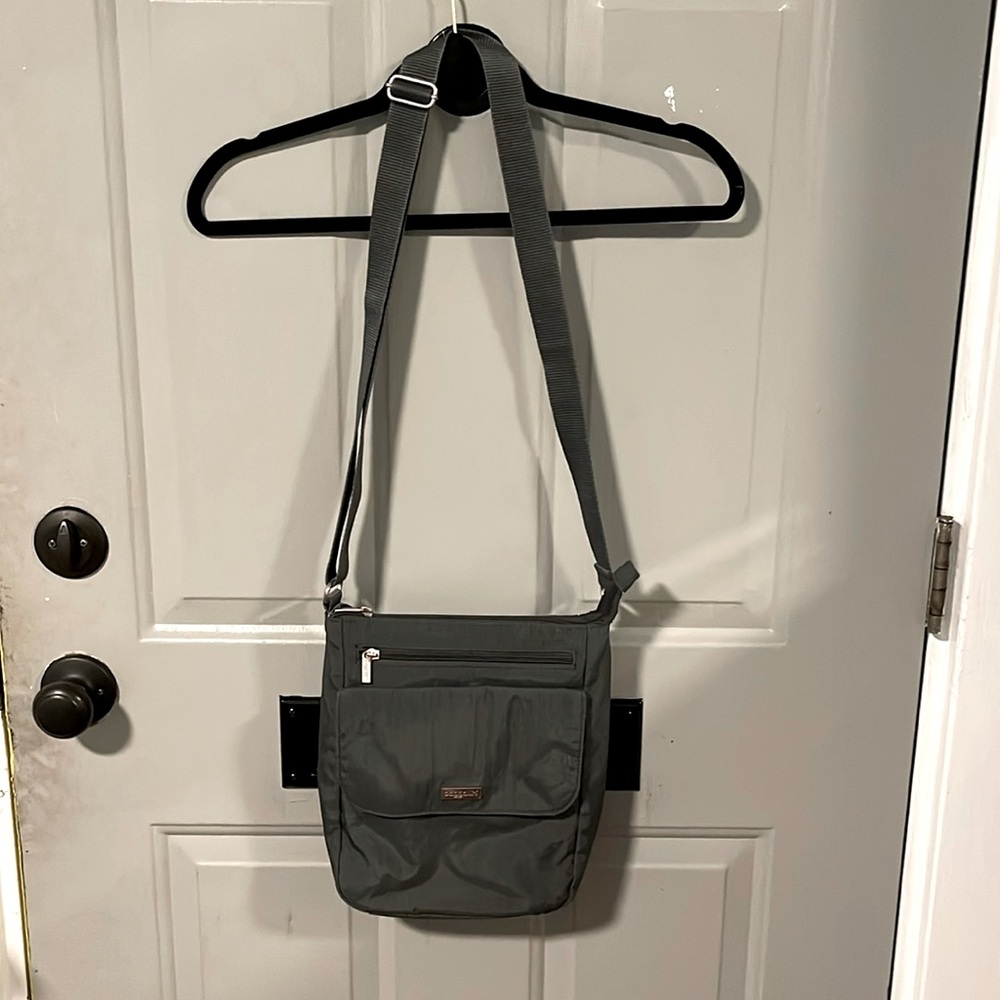 Dark grey baggallini crossbody.